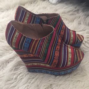 Steven Madden Whisttle Wedges